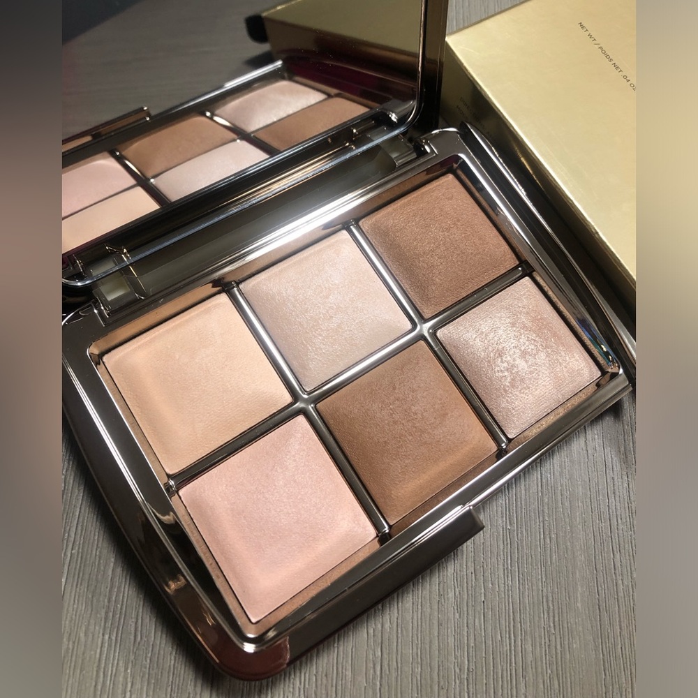 Hourglass Ambient Lighting Edit – Bronze and Highlight Palette